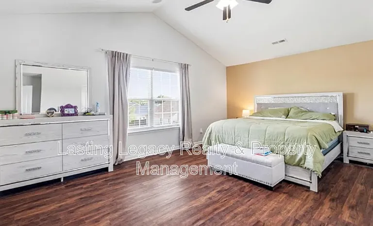 5047 Mount Hope Dr — Photo 18