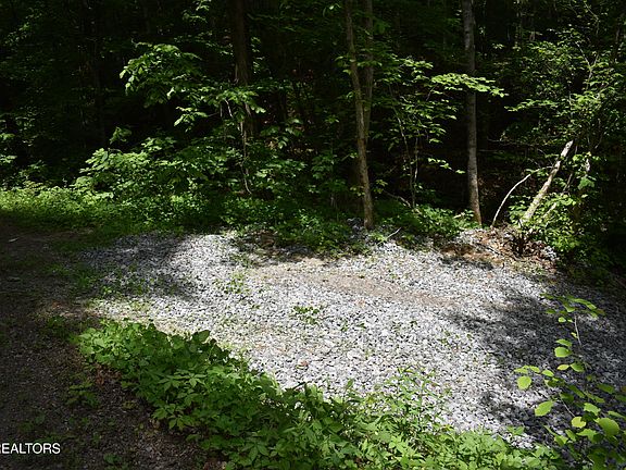 3rd image of Shady Valley Rd
