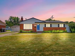 12232 Greenway Dr, Sterling Heights, MI 48312