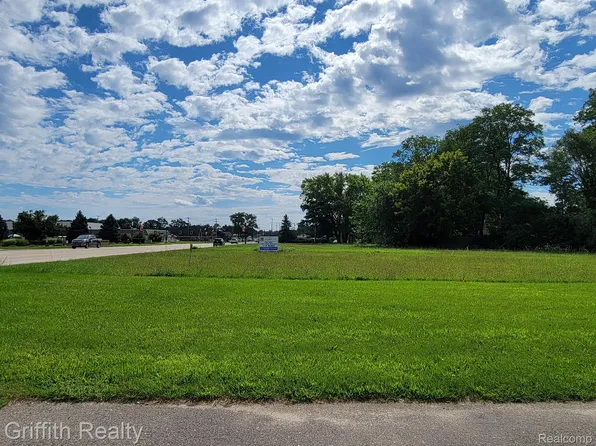 Vacant Grand Riv, Brighton, MI 48116