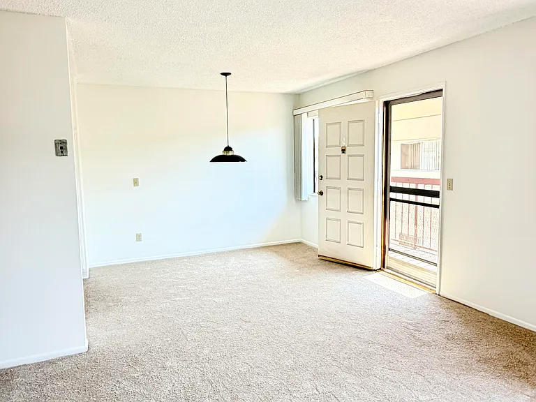 333 W Lexington Dr #2 — Photo 7