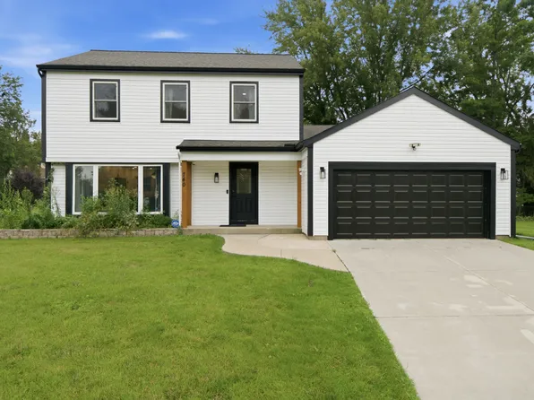 740 Thompson Blvd, Buffalo Grove, IL 60089