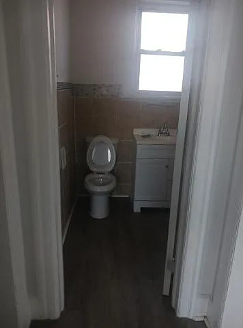 3 bed, 1.5 bath, $3,596 — Photo 2