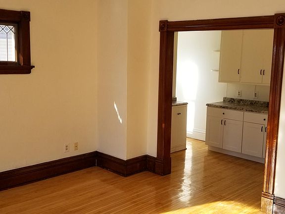4th image of 669 York Ave APT 2