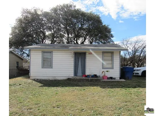 735 W Avenue B Photo 1