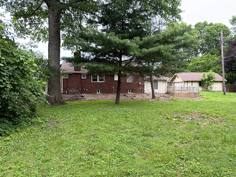 5320 Southeastern Ave — Photo 43