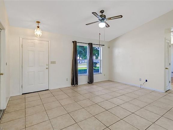 4th image of 221 Schoolside Dr