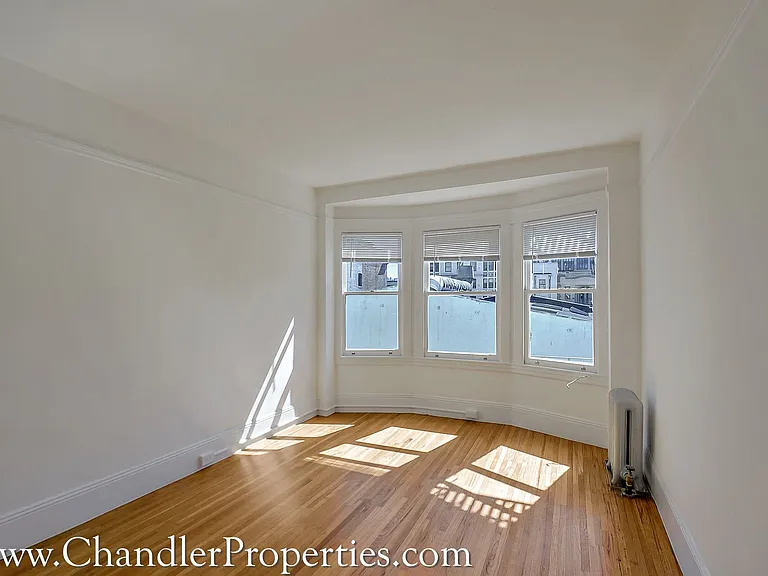 845 Ofarrell St — Photo 2