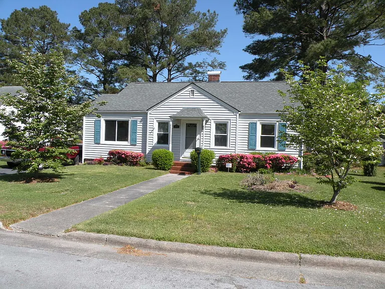 1620 Colonial Way — Photo 2