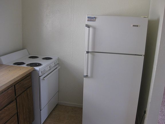 4th image of 504 N Imperial Ave APT 8