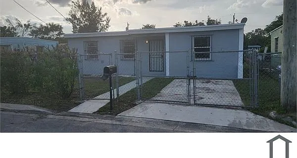 4 bed, 1200 sqft, $2,200 — Photo 2