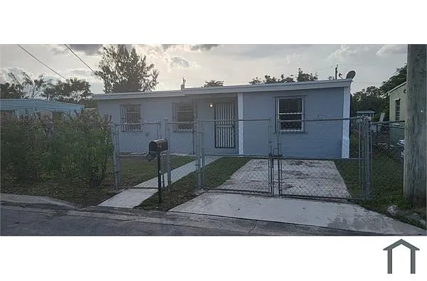 Building Photo - 1446 NW 7th Pl