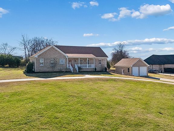 3rd image of 517 Nichols Ln