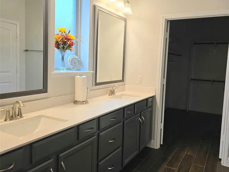 4835 Evergreen Hills Dr — Photo 12