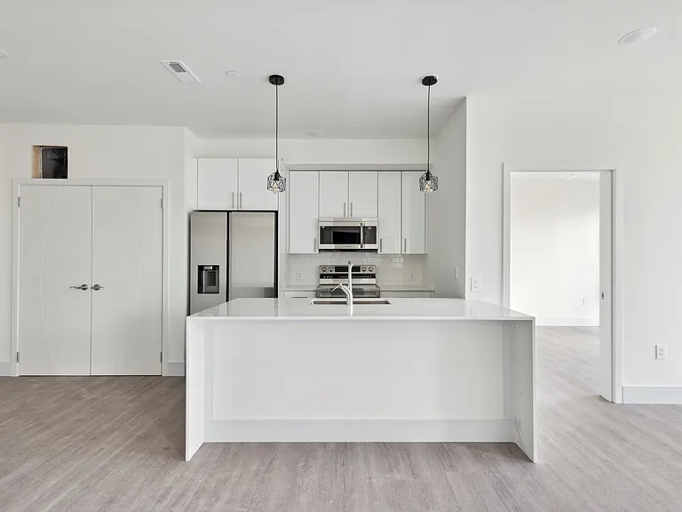 1221 E Fletcher St #310A — Photo 29