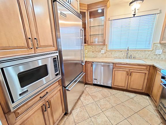 3rd image of 4350 Vantage Ave APT 302