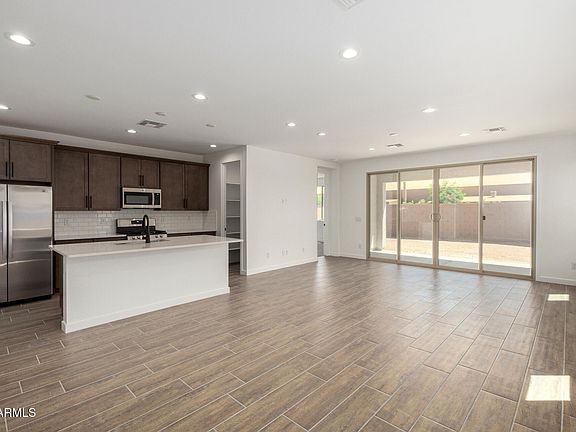 4th image of 15805 W VOGEL Avenue