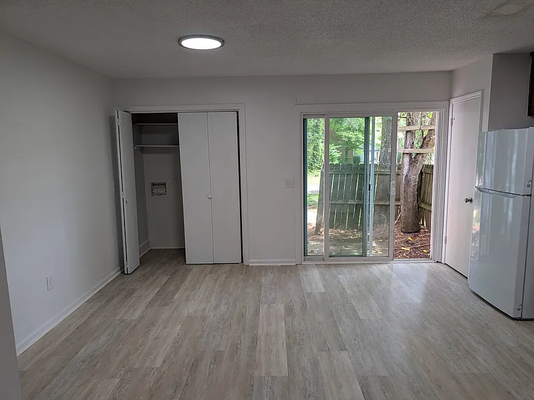 116 Edgefield Rd #1 — Photo 6