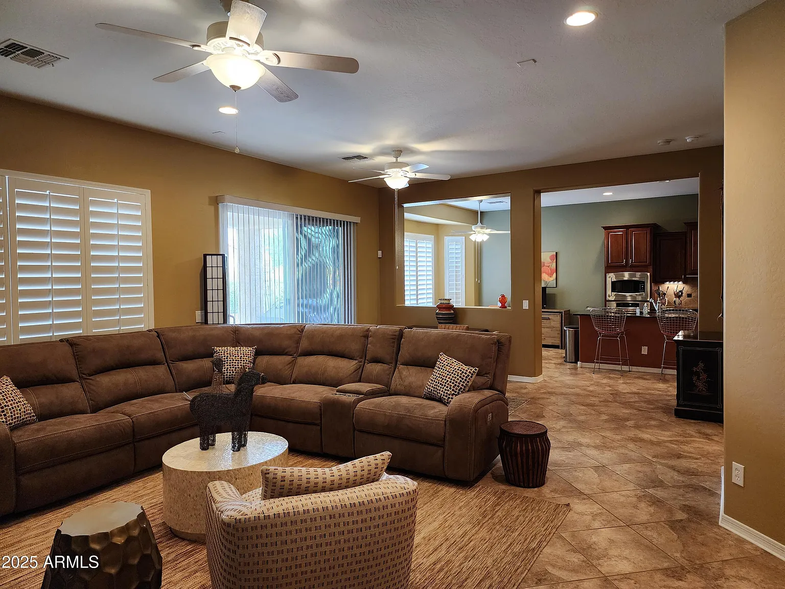 2 bed, 2.0 bath, 1961 sqft, $2,700 — Photo 4