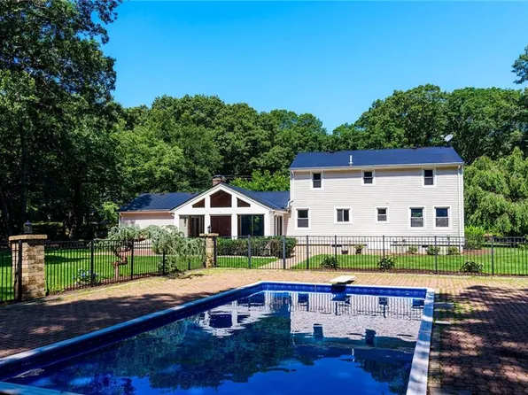 680 Fletcher Rd, North Kingstown, RI 02852