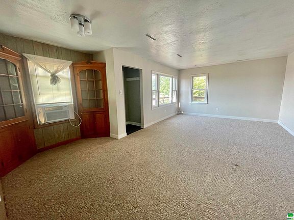 3rd image of 507 West Dr