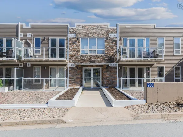 200 Crown Dr #705, Halifax, NS B3N 0B1