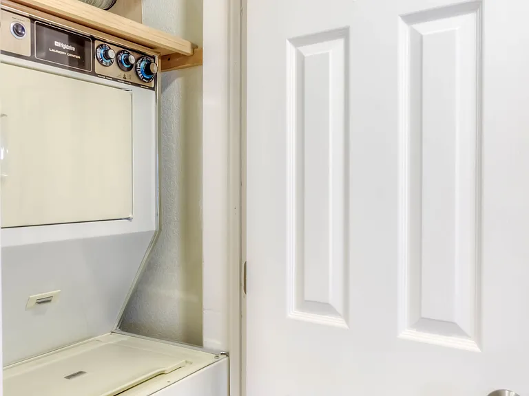 5750 N Camino Esplendora #114 — Photo 8