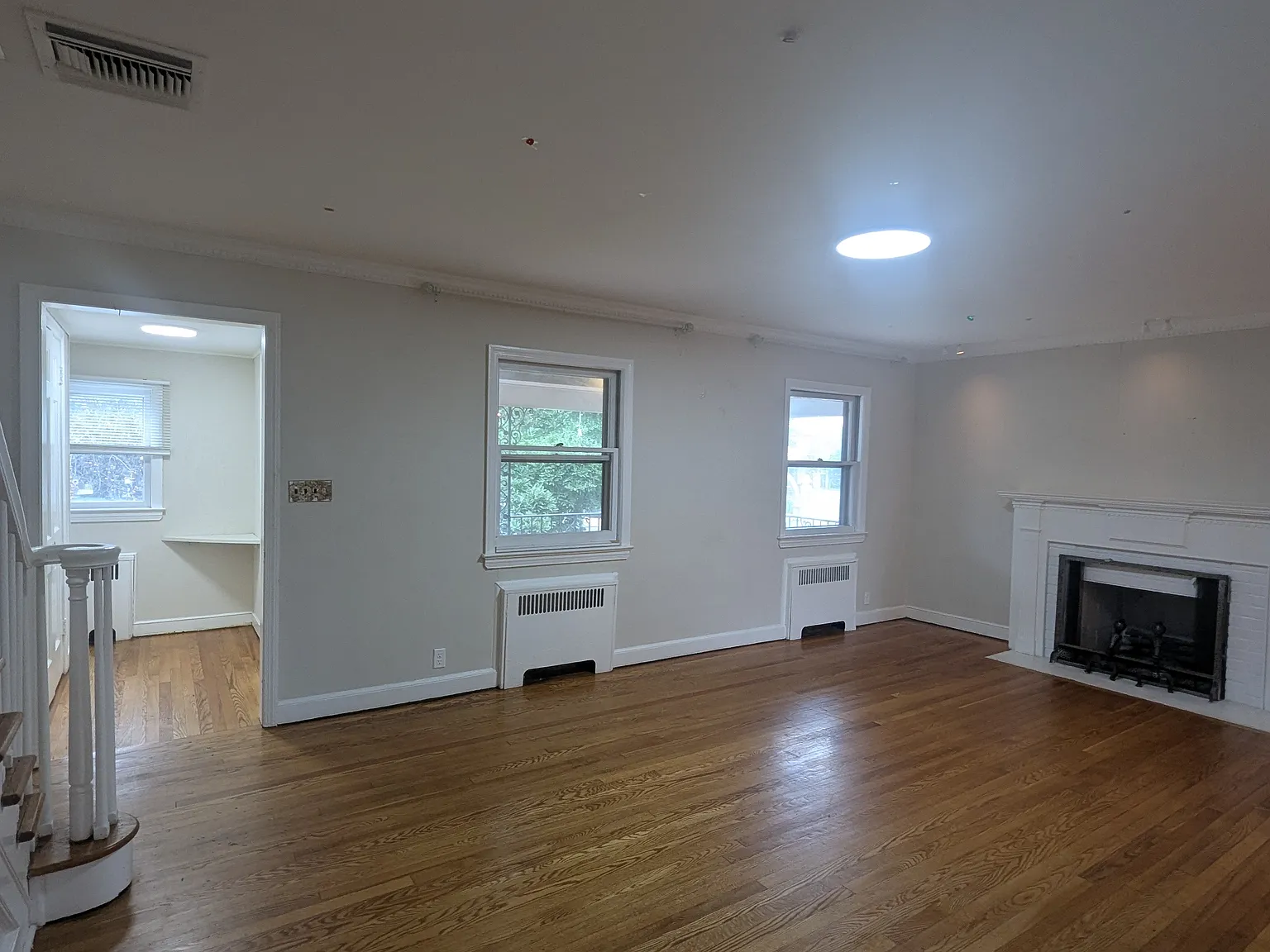42 Harvard Rd — Photo 1