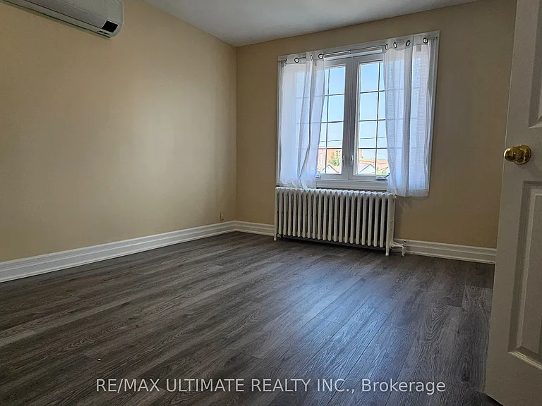 3 Kane Ave #2 — Photo 6
