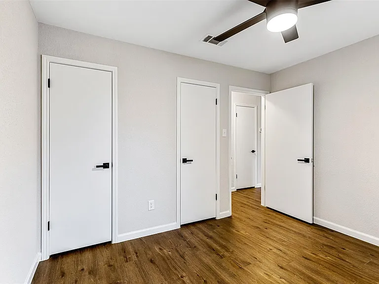 924 Simon Dr — Photo 17