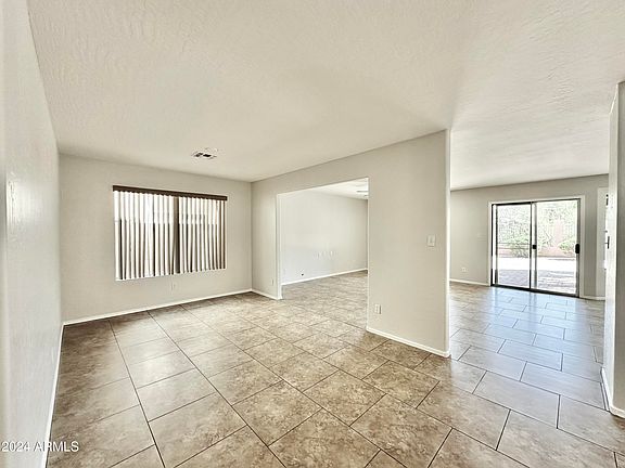5th image of 407 E GLENHAVEN Drive