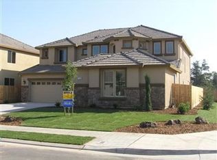 1135 N Whittier Ave, Clovis, CA 93611