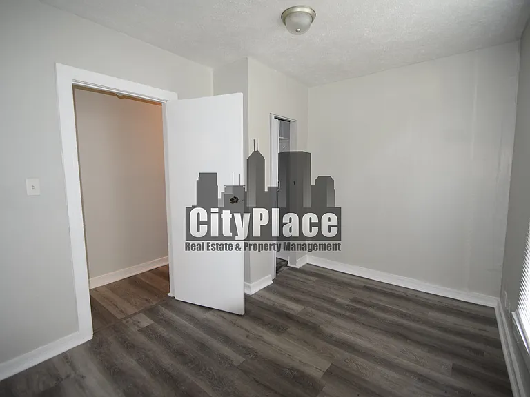 1319 W 27th St — Photo 10