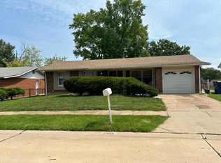 11388 Fox Hall Ln, Saint Louis, MO 63136