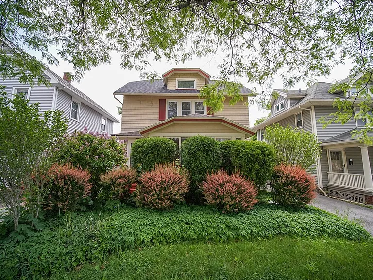 101 Crittenden Blvd — Photo 1