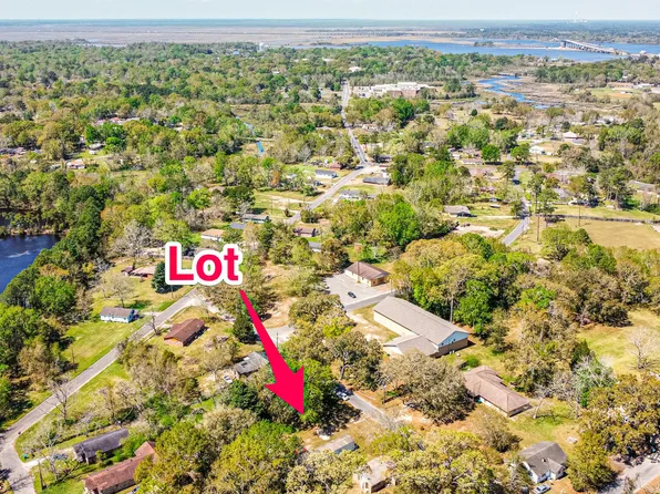 Nhn Pearl Ave #6, Moss Pt, MS 39563