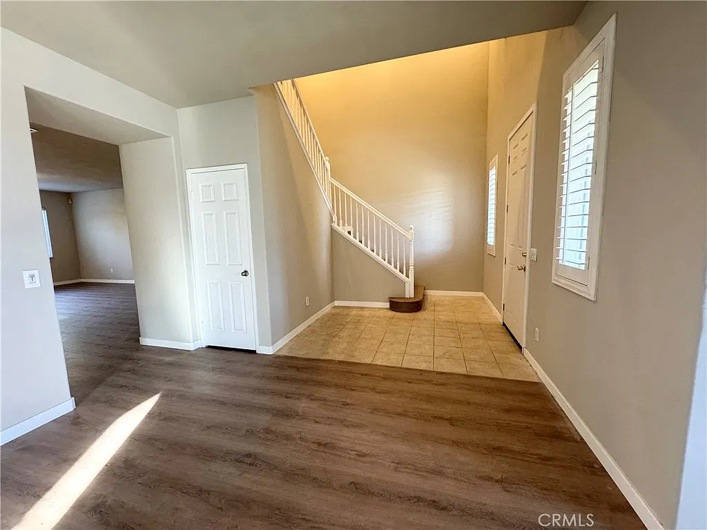 4 bed, 3286 sqft, $3,500 — Photo 4