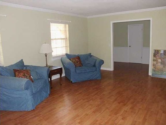 4th image of 908 Brynewood Park Dr