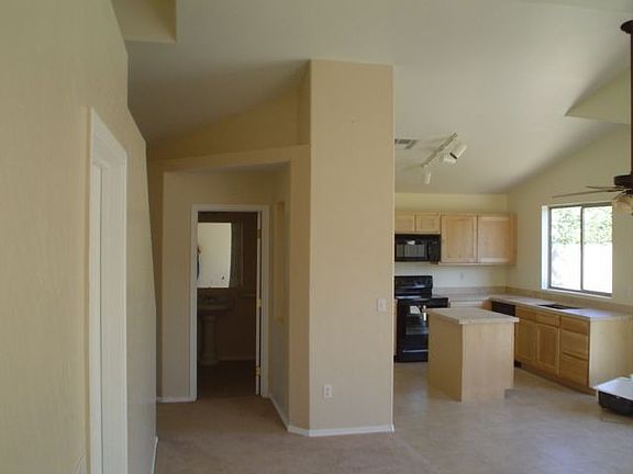 3rd image of 2083 E Palomino Dr