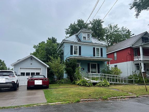 3rd image of 2128 Maynard Ave