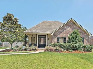 13110 Oak Knoll Dr, Geismar, LA 70734