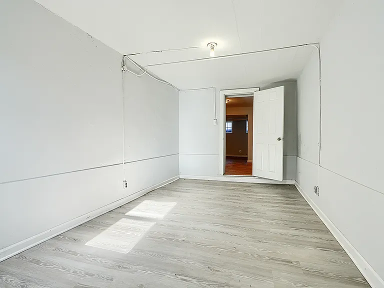 2607 Edmondson Ave #1 — Photo 2