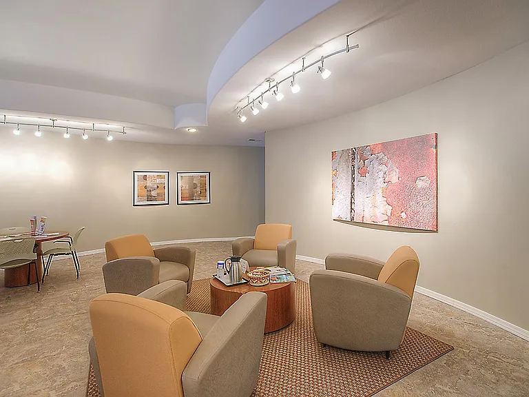 Nottingham Place Apartments — Photo 14