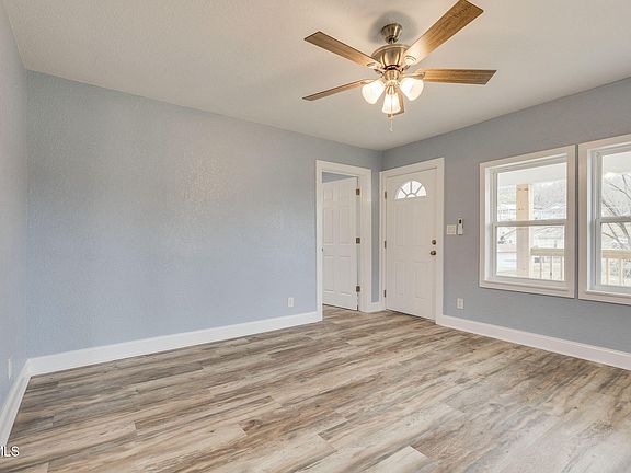 5th image of 377 Virgil Ave