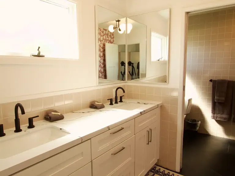 2306 Chalcedony St — Photo 23