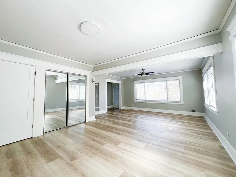 1026 E Broadway #1038 — Photo 2