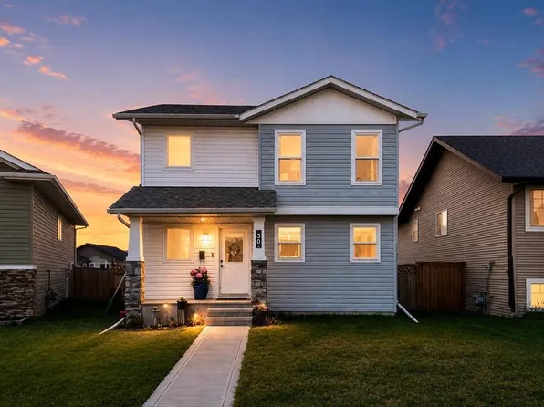 30 E Cascade St, Blackfalds, AB T4M 0A8