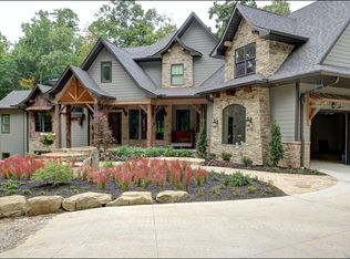 1034 Ridge Rd, Hinckley, OH 44233