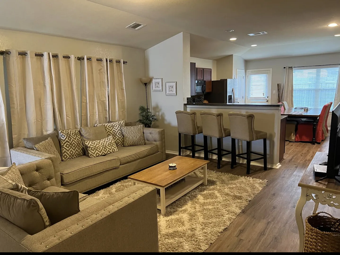 Furnished Corporate Home in Austin TX — Photo 4