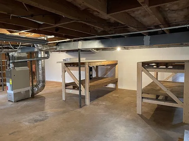 4210 N Center St — Photo 22